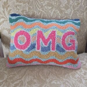 OMG Pillow Furbish 12× 16" Excellent Condition